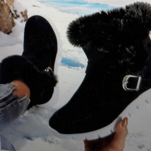 Elegant Black Fur-Lined Winter Boots